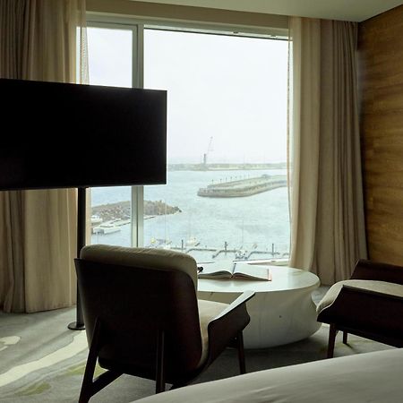 Octant Ponta Delgada Hotel Bagian luar foto A room at the hotel