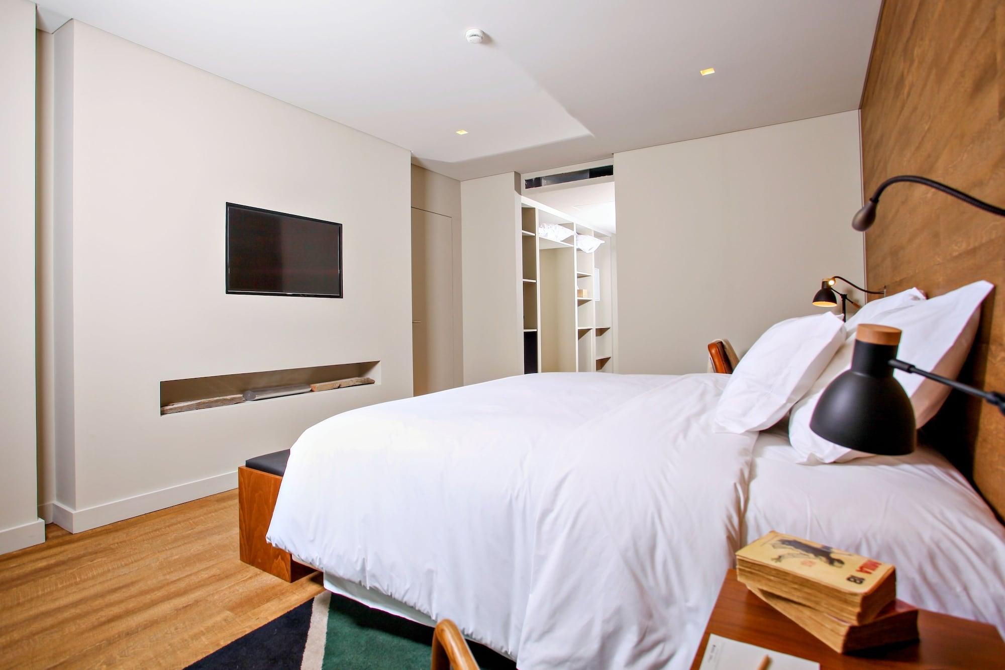 Octant Ponta Delgada Hotel Bagian luar foto A bedroom at the hotel
