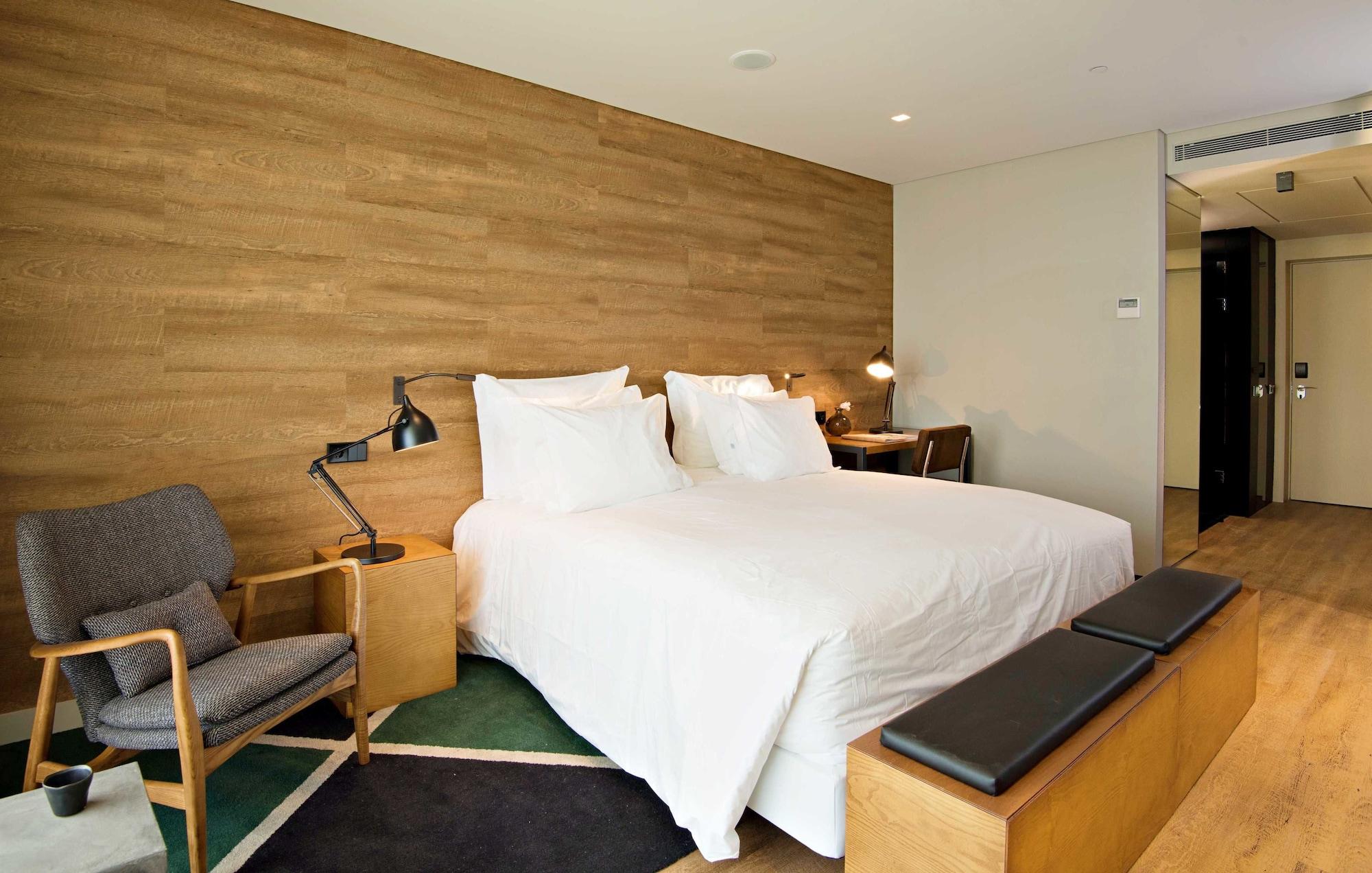 Octant Ponta Delgada Hotel Bagian luar foto A room at the hotel