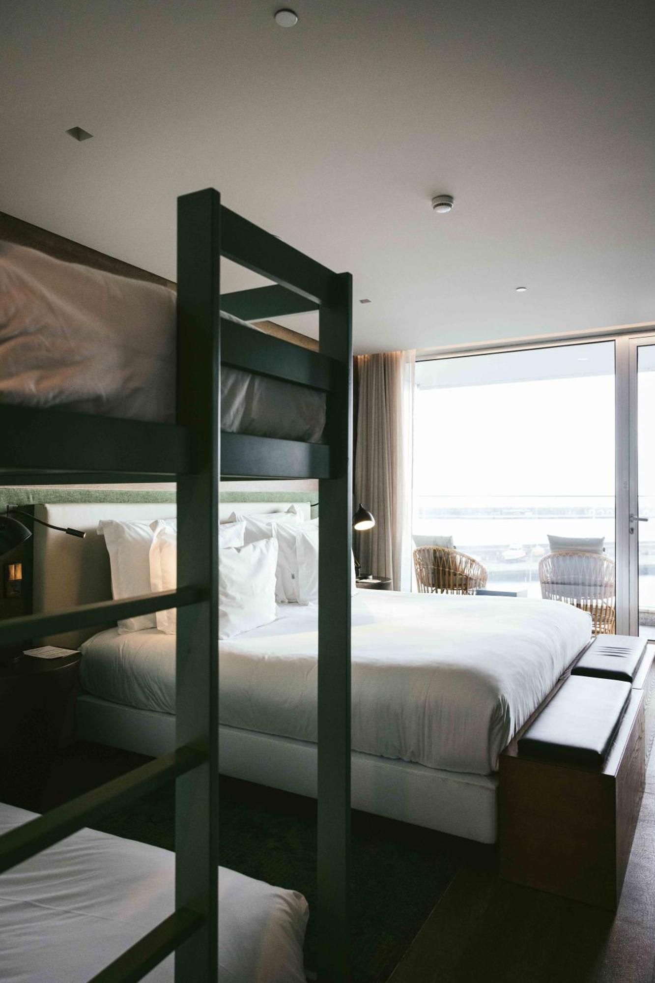 Octant Ponta Delgada Hotel Bagian luar foto A room at the hotel