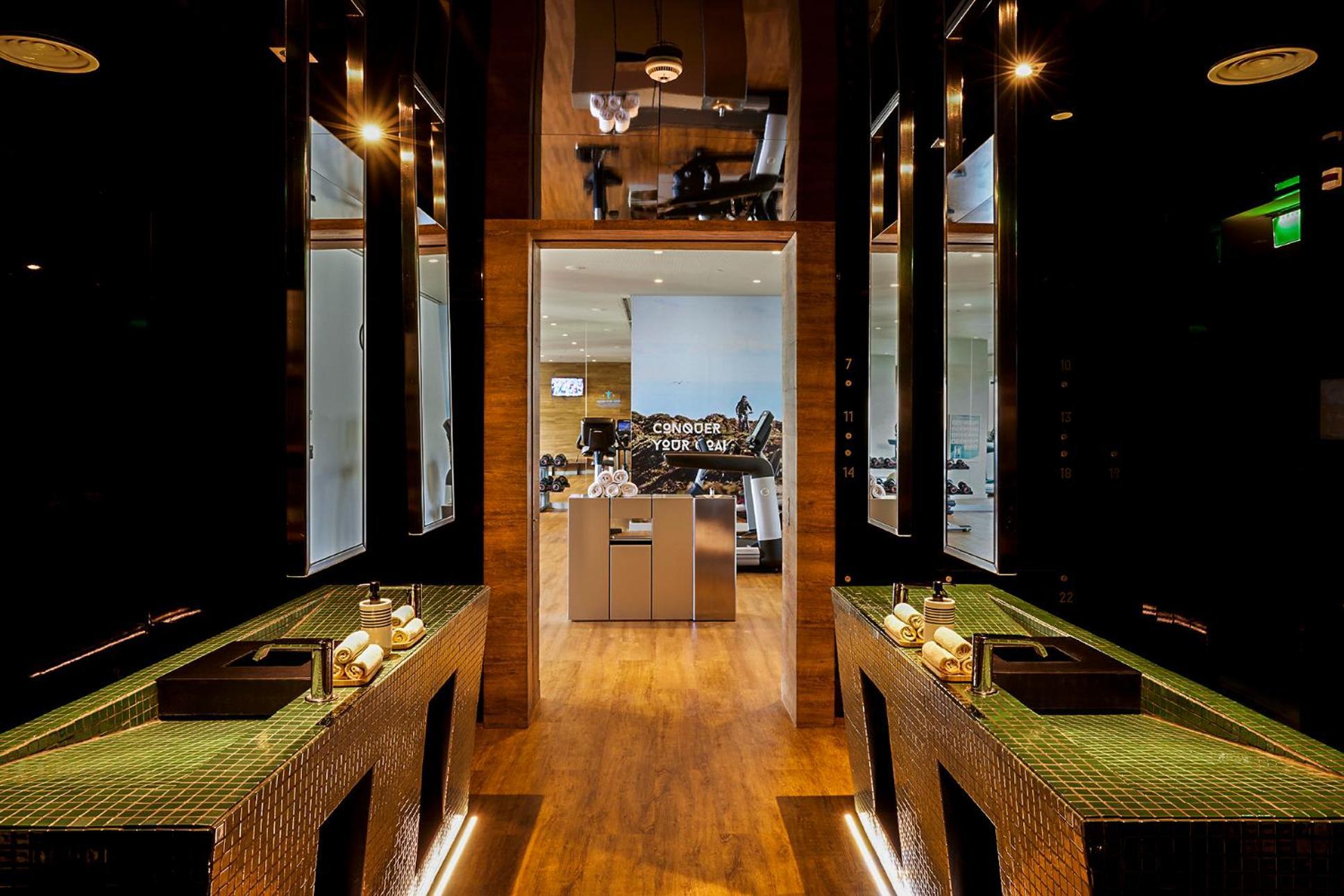 Octant Ponta Delgada Hotel Bagian luar foto The kitchen at the restaurant