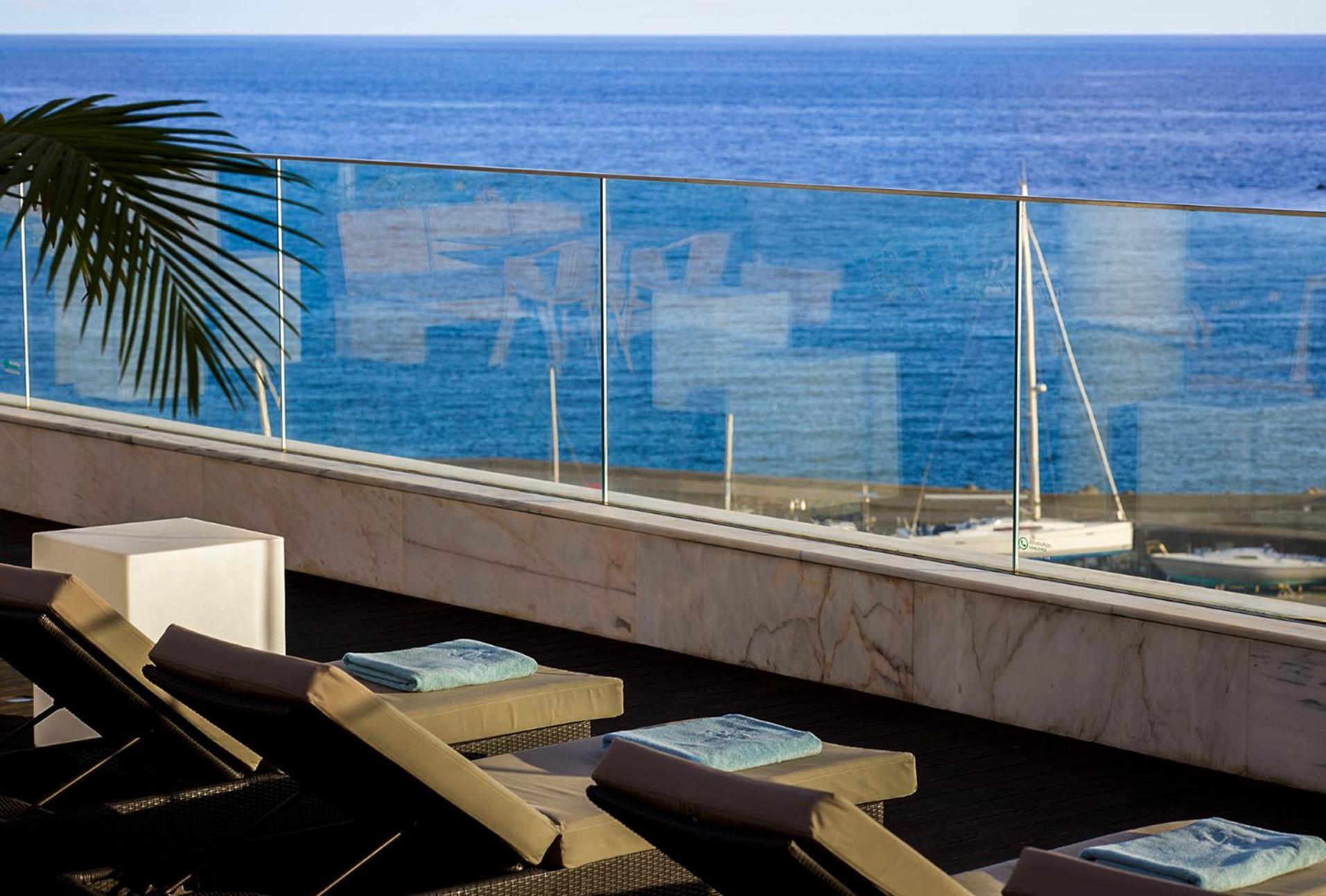 Octant Ponta Delgada Hotel Bagian luar foto View from the rooftop