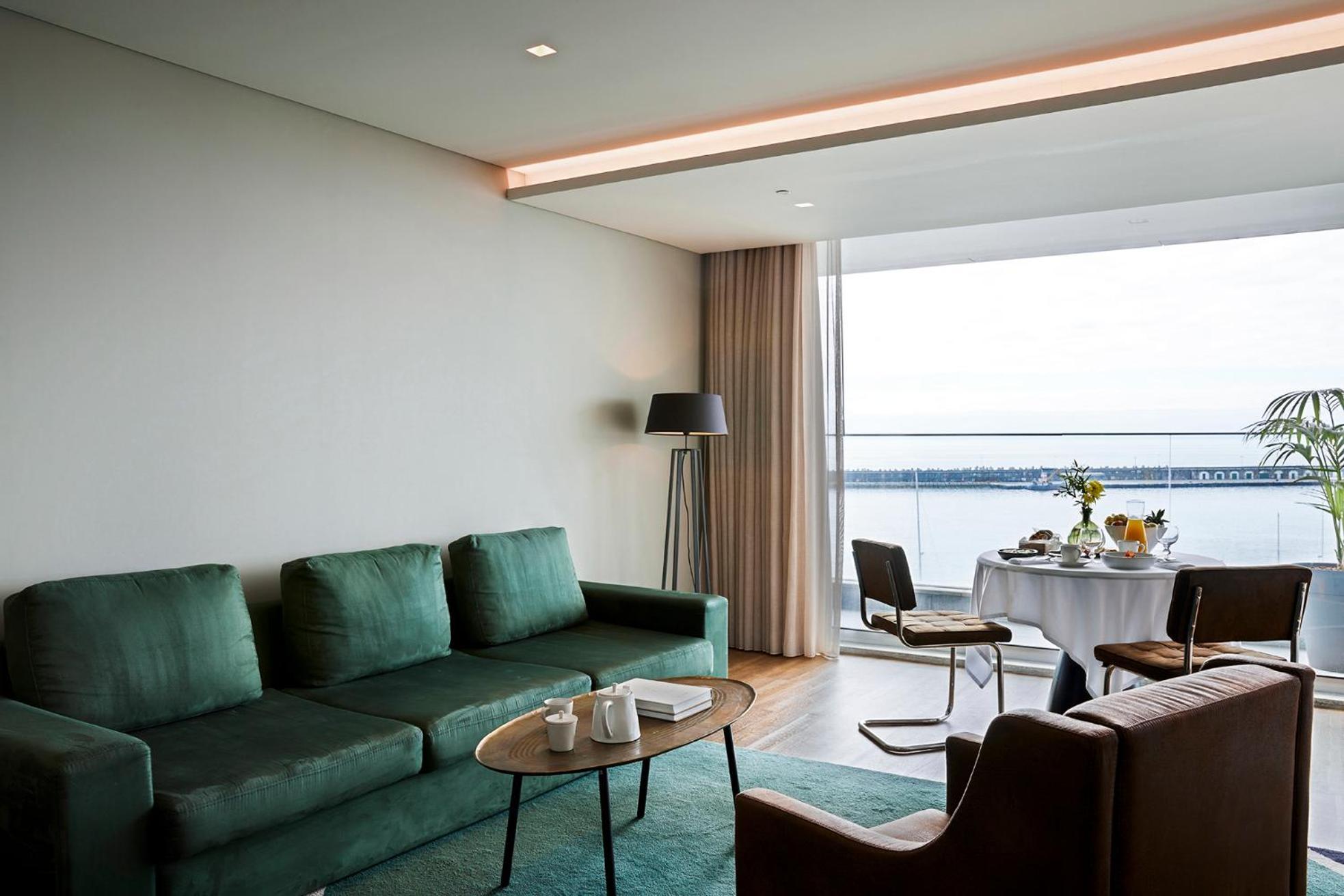 Octant Ponta Delgada Hotel Bagian luar foto A living room at the hotel