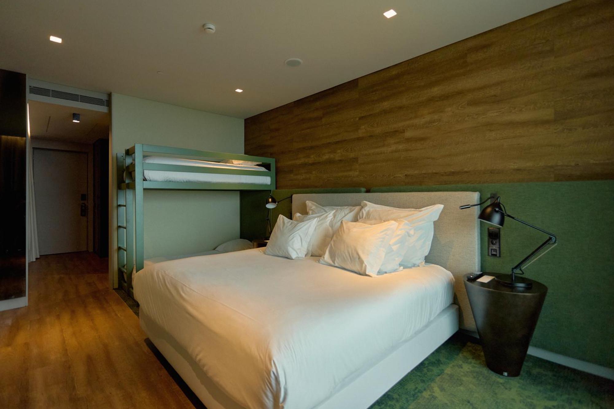 Octant Ponta Delgada Hotel Bagian luar foto A room at the hotel